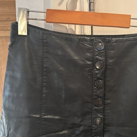 FREE PEOPLE Oh Snap Vegan Leather Miniskirt 8 - Picture 4 of 12